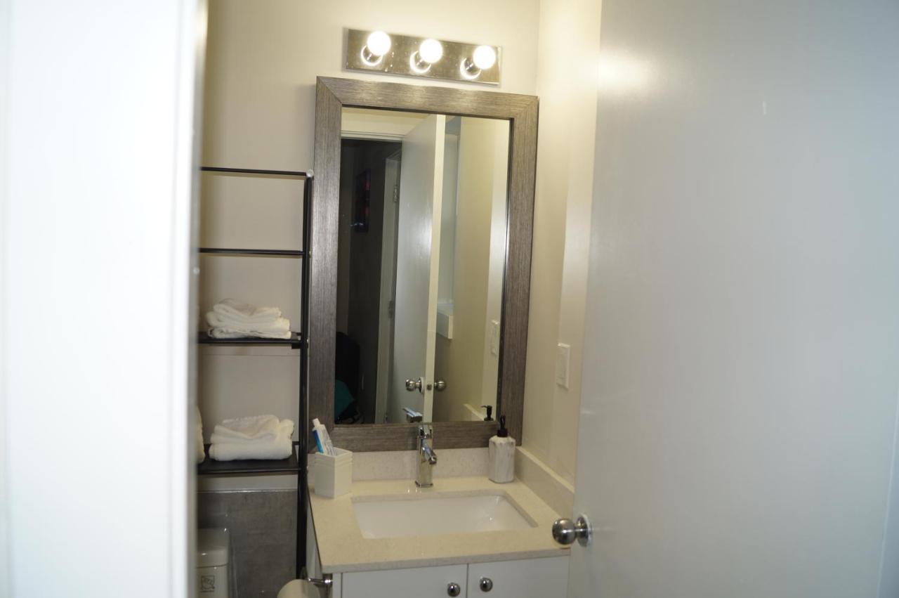 Ground Level One Bedroom Suite Surrey Exterior photo