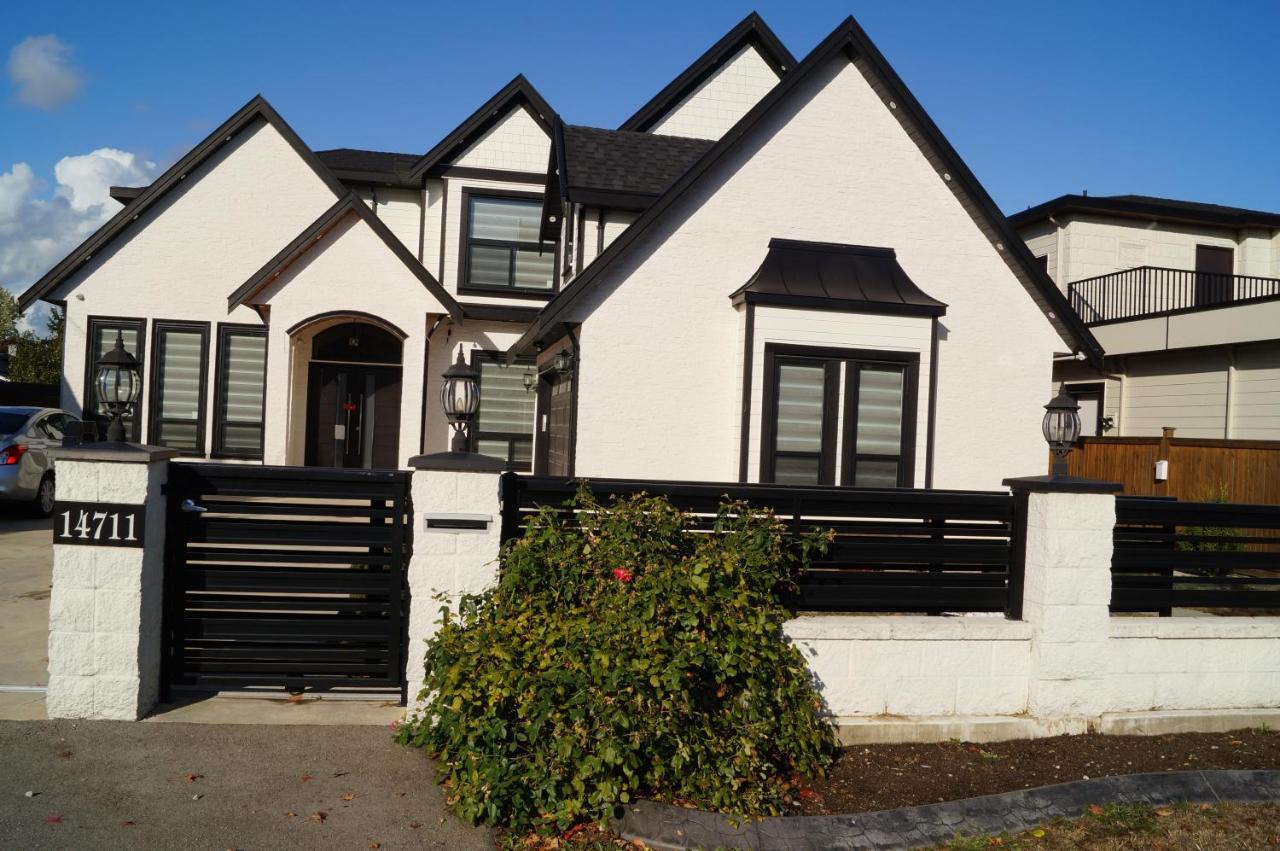 Ground Level One Bedroom Suite Surrey Exterior photo